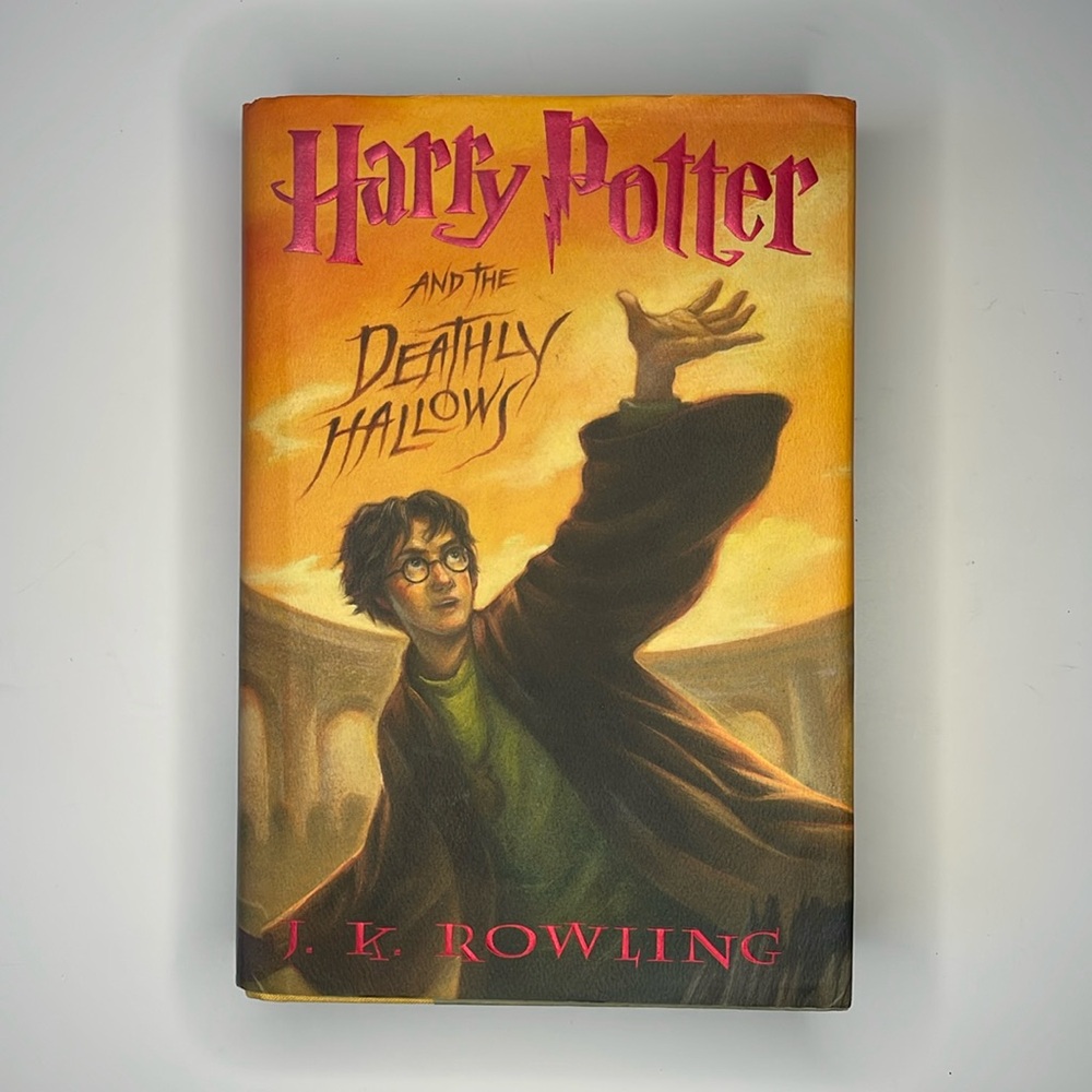 Harry Potter and the Deathly Hallows hardback‎ book. Good used condition.
